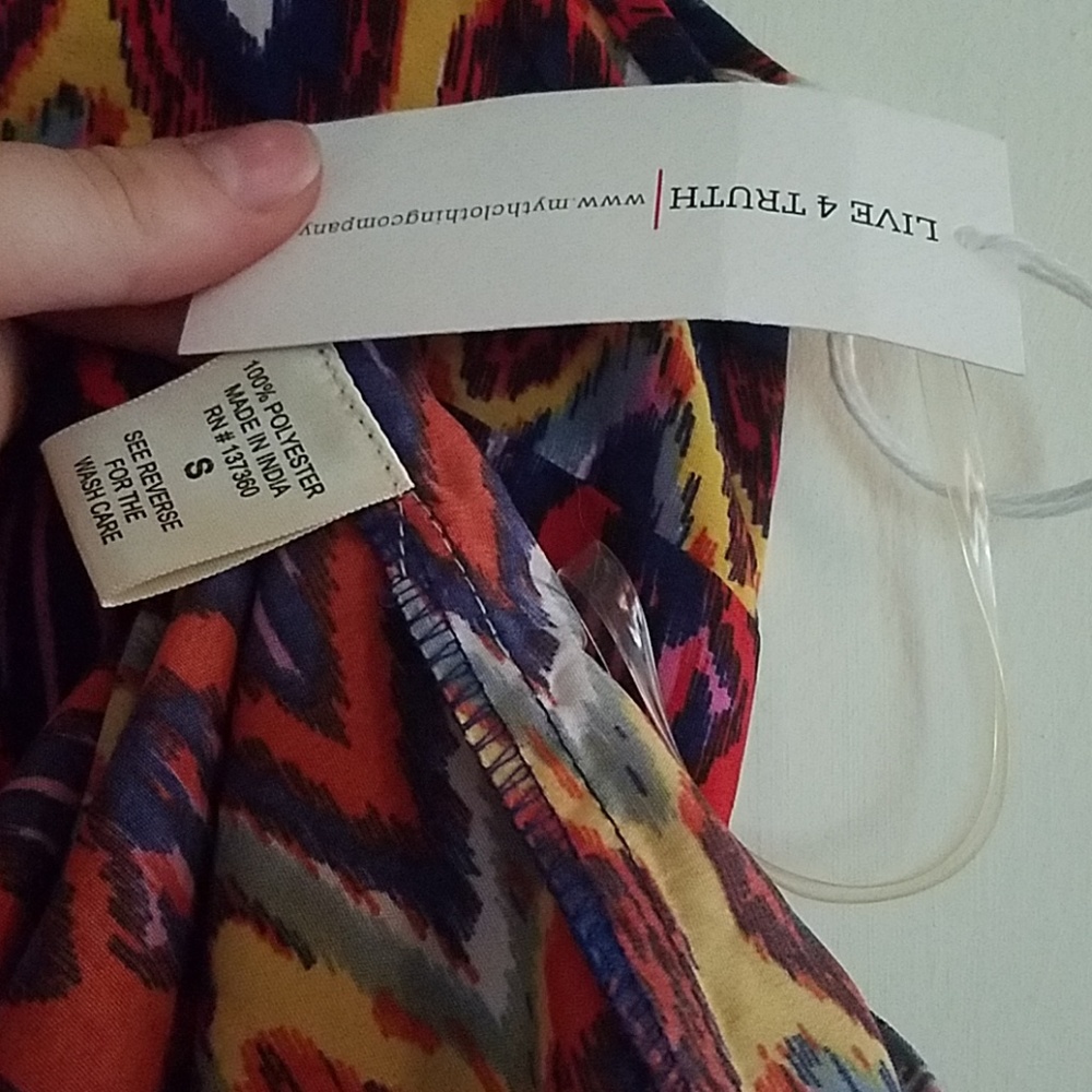 Statement Top - Picture 3 of 4